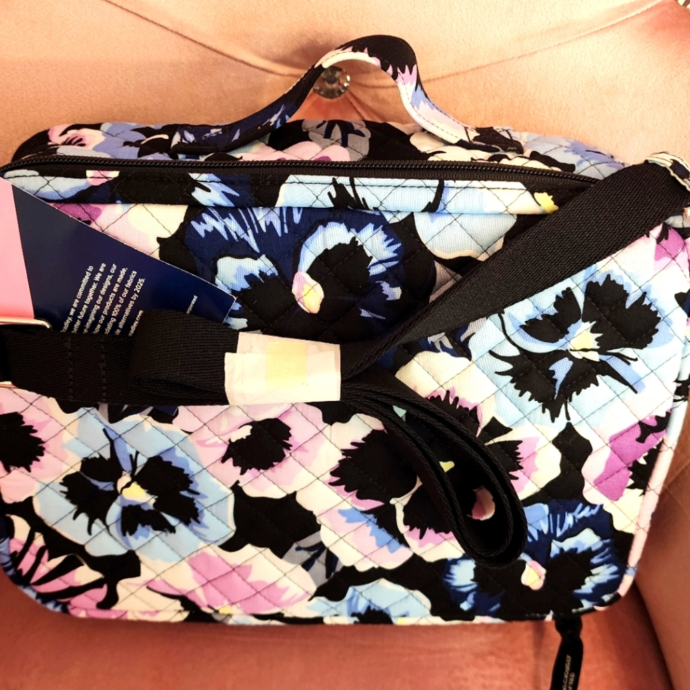 Grand vanity case VERA BRADLEY NWT plum pansies